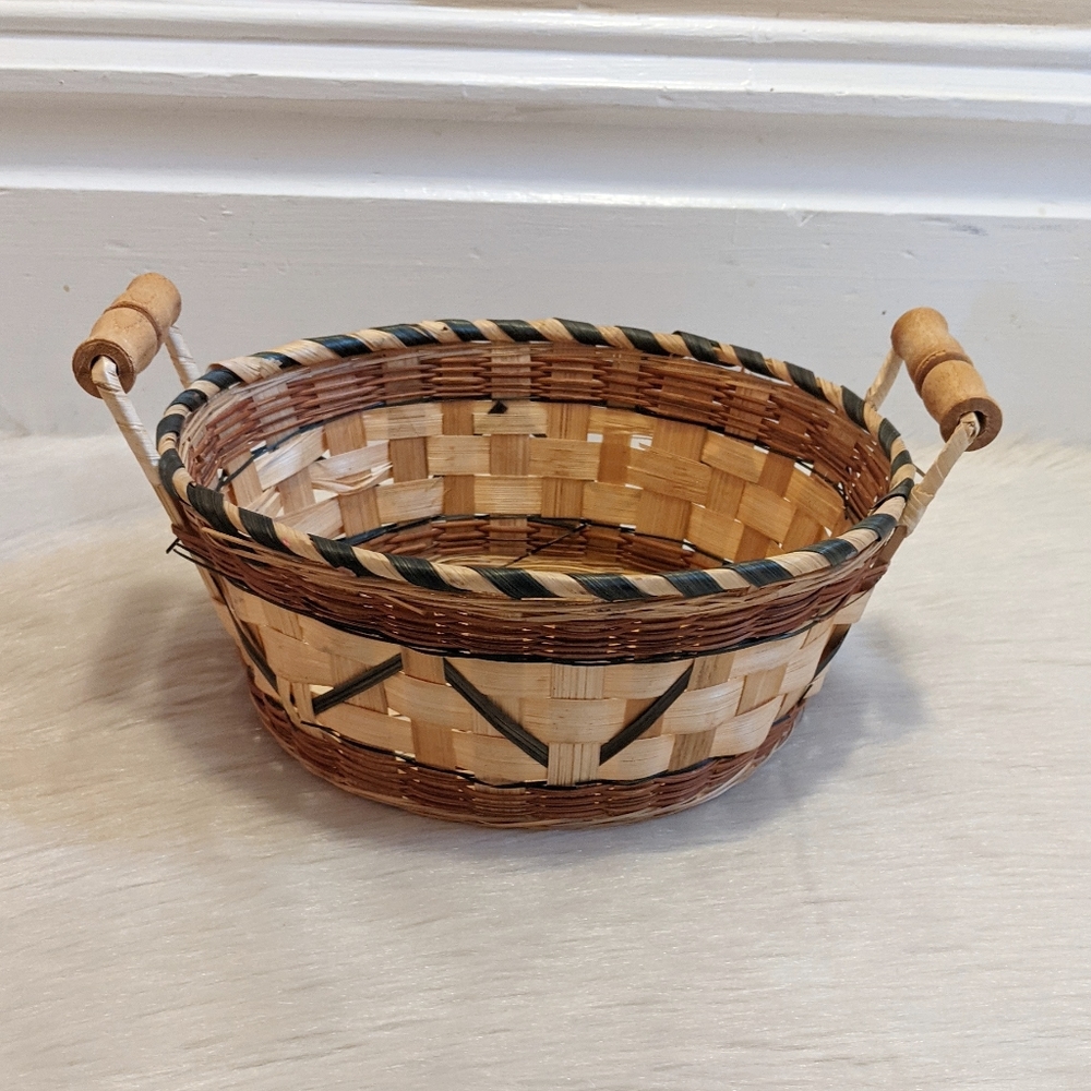 Vintage multi color wicker basket with handles